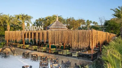 DOBEDAN BEACH RESORT COMFORT Bars