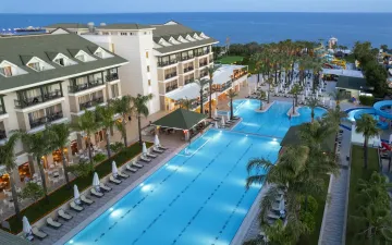 DOBEDAN BEACH RESORT COMFORT Pools & Beach