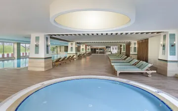 DOBEDAN BEACH RESORT COMFORT Pools & Beach