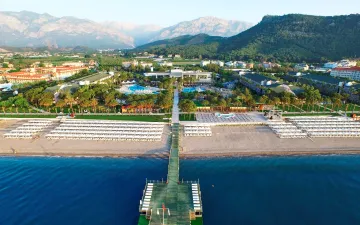 DOBEDAN WORLD PALACE Pools & Beach