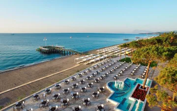 DOBEDAN WORLD PALACE Pools & Beach