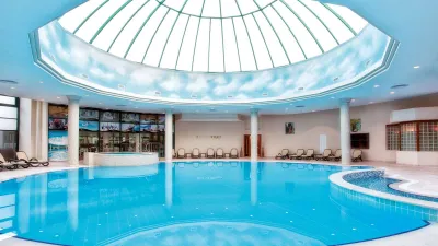 DOBEDAN WORLD PALACE Pools & Beach