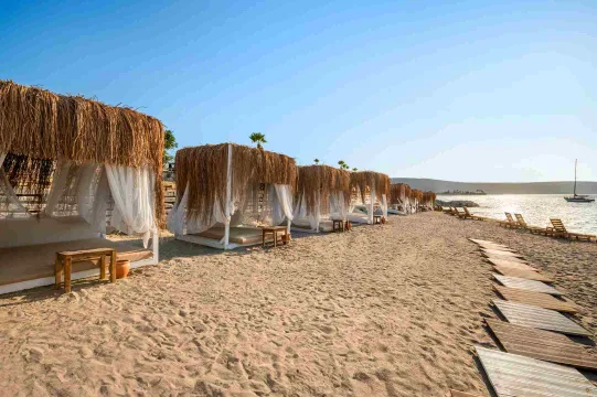 DOLCE HOTELS - RESORTS BY WYNDHAM Pools & Beach