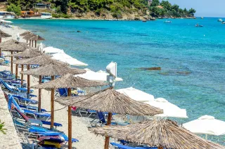 DOLPHIN BEACH HOTEL Pools & Beach
