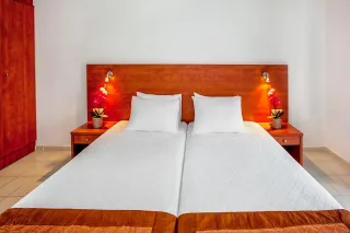 DOLPHIN BEACH HOTEL Rooms
