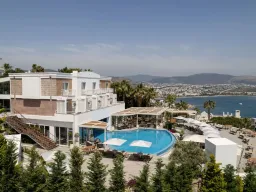 DORIA HOTEL BODRUM Pools & Beach