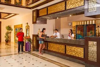 DOSI HOTEL Lobby