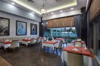 DOSINIA LUXURY RESORT Restaurants