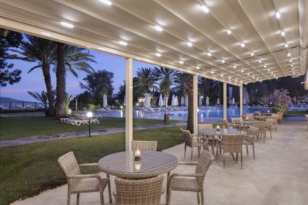DOUBLETREE BY HILTON ISIL CLUB RESORT Bars