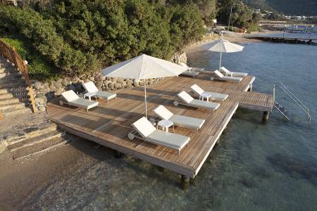 DOUBLETREE BY HILTON ISIL CLUB RESORT Pools & Beach
