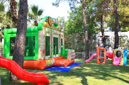 DOUBLETREE BY HILTON ISIL CLUB RESORT Mini Club