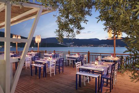 DOUBLETREE BY HILTON ISIL CLUB RESORT Restaurants