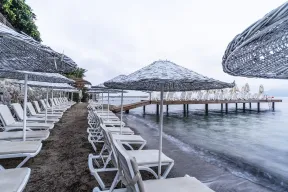 DRAGUT POINT NORTH HOTEL Pools & Beach