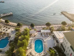 DRAGUT POINT NORTH HOTEL Pools & Beach