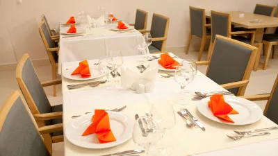 DRAGUT POINT SOUTH Restaurants