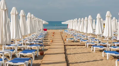 DREAM WORLD AQUA Pools & Beach