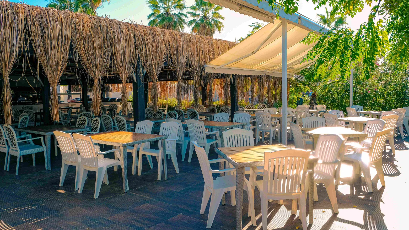 DREAM WORLD AQUA Restaurants