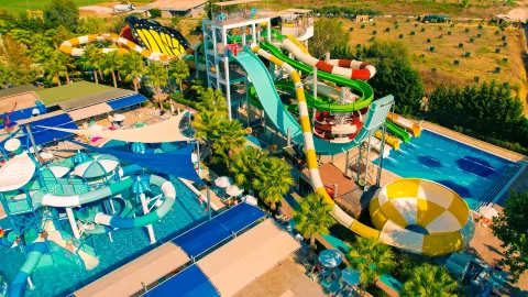 DREAM WORLD AQUA Pools & Beach