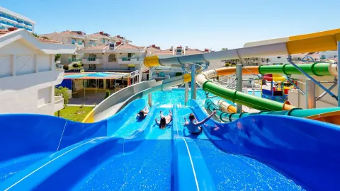 DREAM WORLD HILL Activities
