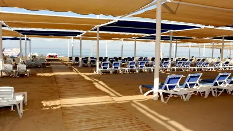DREAM WORLD HILL Pools & Beach