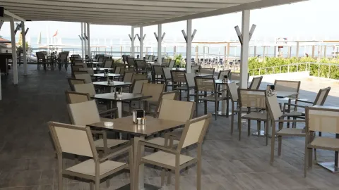 DREAM WORLD HILL Restaurants