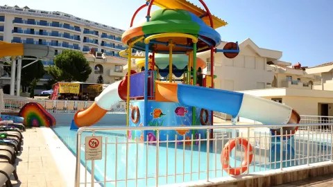 DREAM WORLD HILL Activities
