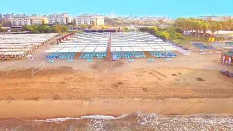 DREAM WORLD PALACE Pools & Beach