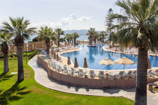 DUJA DIDIM Pools & Beach