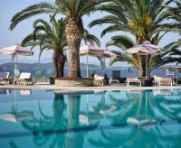 EAGLES PALACE HOTEL Pools & Beach