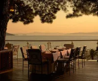 EAGLES PALACE HOTEL Restaurants