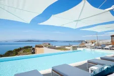 EAGLES VILLAS Pools & Beach