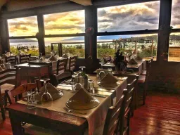 EL VINO SUITES Restaurants