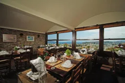 EL VINO SUITES Restaurants