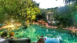 EL VINO SUITES Pools & Beach