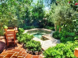 EL VINO SUITES Pools & Beach