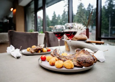 ELA PARK HOTEL Restaurants