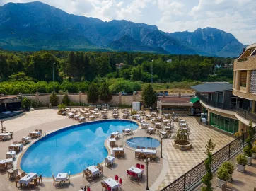 ELAMIR RESORT HOTEL Pools & Beach