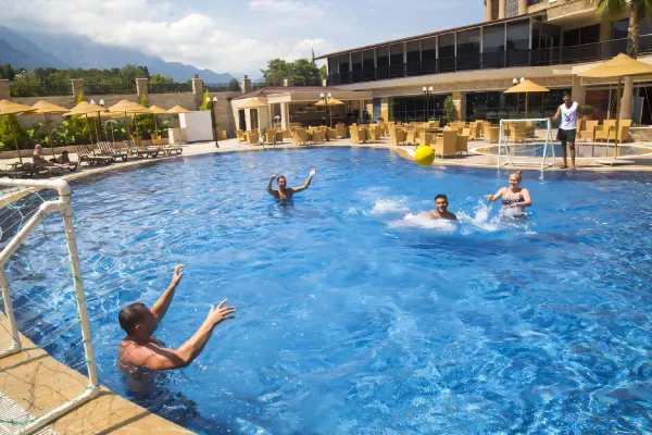 ELAMIR RESORT HOTEL Pools & Beach