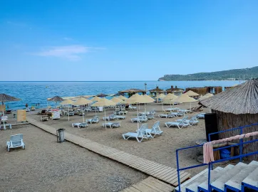 ELAMIR RESORT HOTEL Pools & Beach