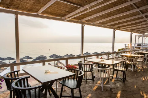 ELANI BAY RESORT Bars
