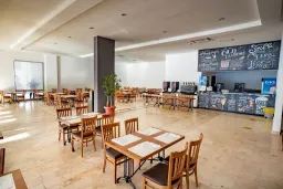 ALDER GARDEN HOTEL (Ex.Eldar Garden Resort Hotel) Bars