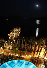 ELEGANCE HOTELS INTERNATIONAL Pools & Beach