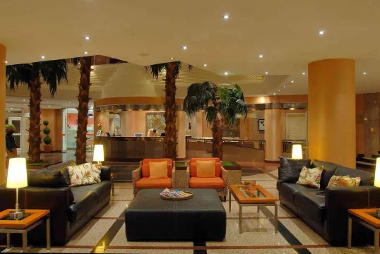 ELEGANCE HOTELS INTERNATIONAL Restaurants