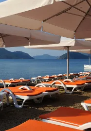 ELEGANCE HOTELS INTERNATIONAL Pools & Beach