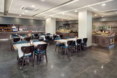 ELYSEE RIVE HOTEL Restaurants
