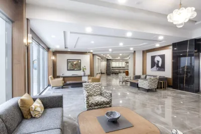 ELYSEE RIVE HOTEL Lobby