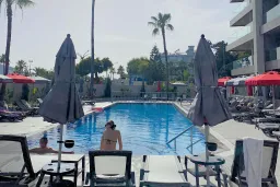 ELYSEE RIVE HOTEL Pools & Beach