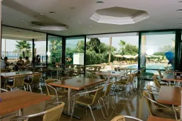 ELYSEE RIVE HOTEL Restaurants