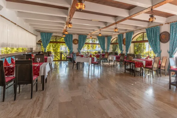 EMELDA SUN CLUB Restaurants