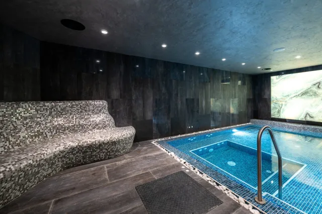 EMPIRE BALNEO - SPA HOTEL Pools & Beach